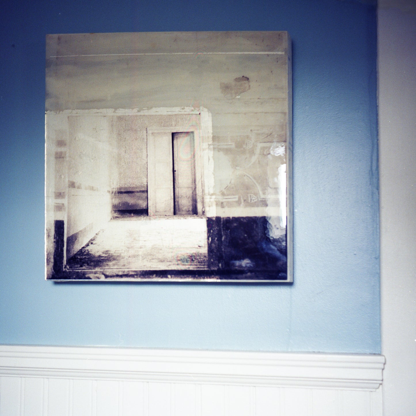 16X16 | Between The Walls