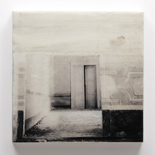 16X16 | Between The Walls